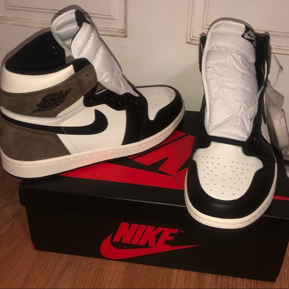 Jordan 1 High Dark Mocha - Picture 1 of 8
